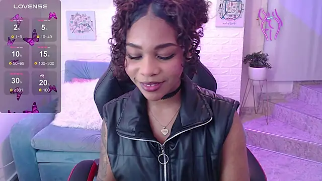 tylla  online show from 03.11.25