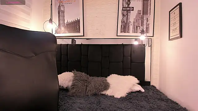 tylla  online show from 10.27.25