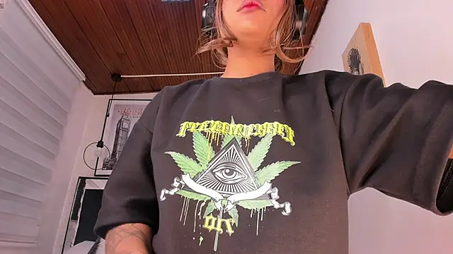 tylla  online show from 01.12.26