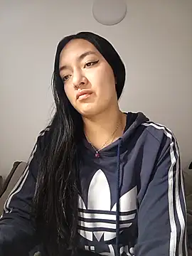 Snapshot of CuteHarper chatting on 09.23.25 CuteHarper online show from 09.23.25
