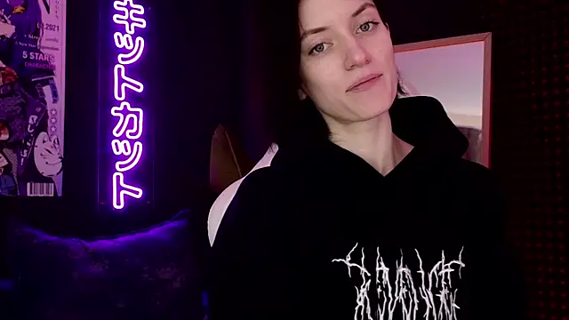 roxy riot  online show from 03.08.25