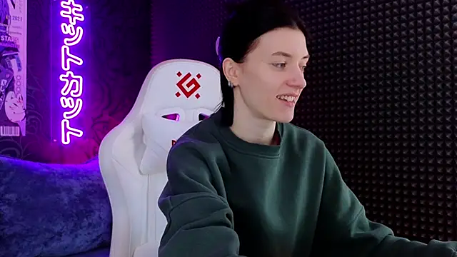 roxy riot  online show from 03.22.25