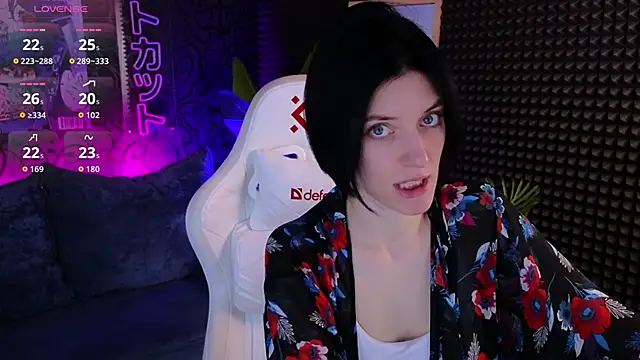 roxy riot  online show from 10.23.25