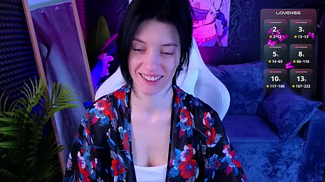 roxy riot  online show from 11.13.25