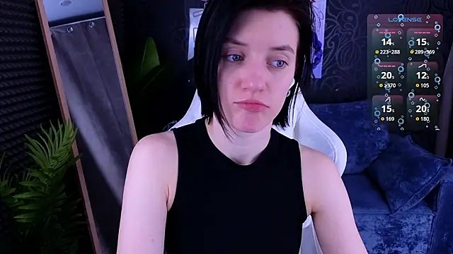 Snapshot of roxy_riot_ chatting on 02.07.26 roxy riot online show from 02.07.26