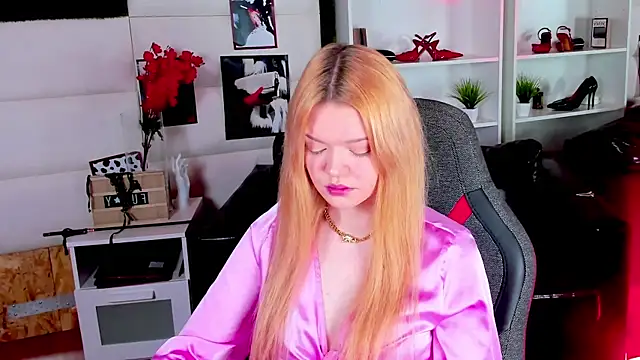 AdeleCartier online show from 02.27.25