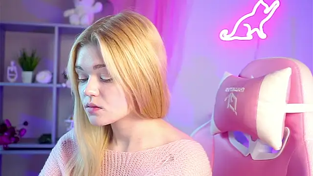 AdeleCartier online show from 03.17.25