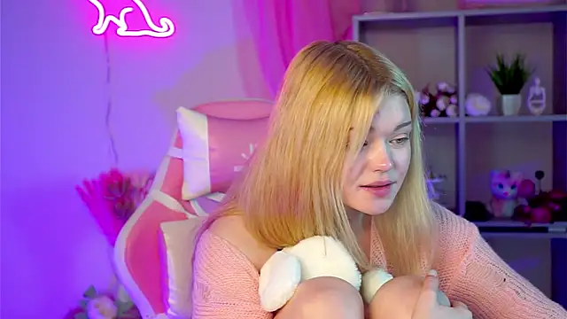 AdeleCartier online show from 03.22.25