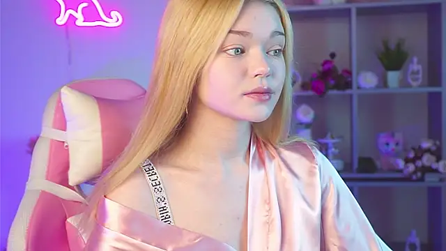 AdeleCartier online show from 03.23.25