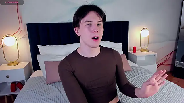 AdrianoAubert online show from 03.08.25