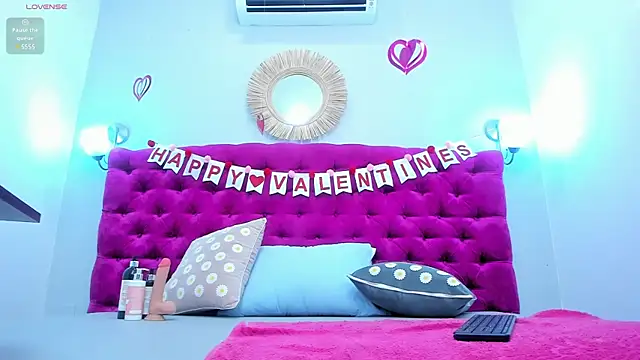 Snapshot of cloy20_ chatting on 02.19.25 cloy20 online show from 02.19.25