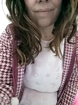 Snapshot of bambolina_sexy1985 chatting on 01.18.26 bambolina sexy1985 online show from 01.18.26