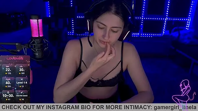 Snapshot of Gamergirl-Linela chatting on 09.21.25 Gamergirl-Linela online show from 09.21.25