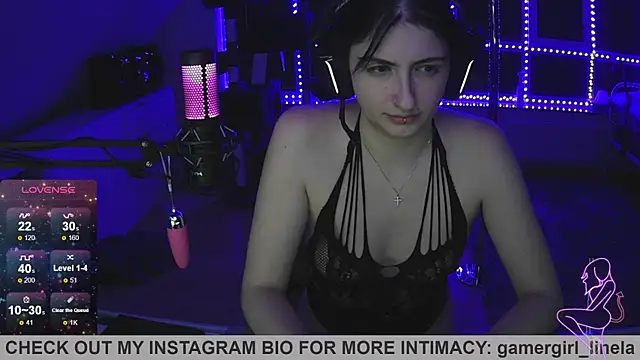 Snapshot of Gamergirl-Linela chatting on 10.09.25 Gamergirl-Linela online show from 10.09.25