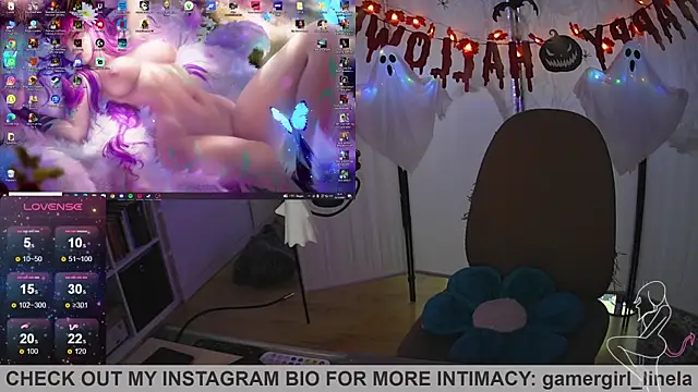 Snapshot of Gamergirl-Linela chatting on 10.23.25 Gamergirl-Linela online show from 10.23.25