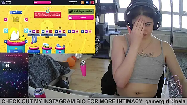 Snapshot of Gamergirl-Linela chatting on 11.12.25 Gamergirl-Linela online show from 11.12.25