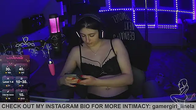 Snapshot of Gamergirl-Linela chatting on 11.28.25 Gamergirl-Linela online show from 11.28.25