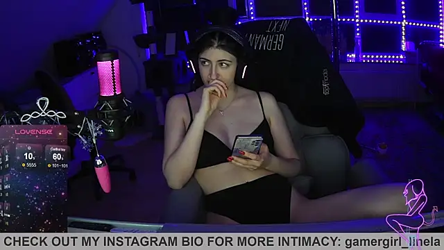 Snapshot of Gamergirl-Linela chatting on 12.02.25 Gamergirl-Linela online show from 12.02.25