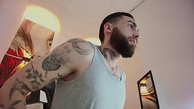 Luke davis01 online show from 10.28.25