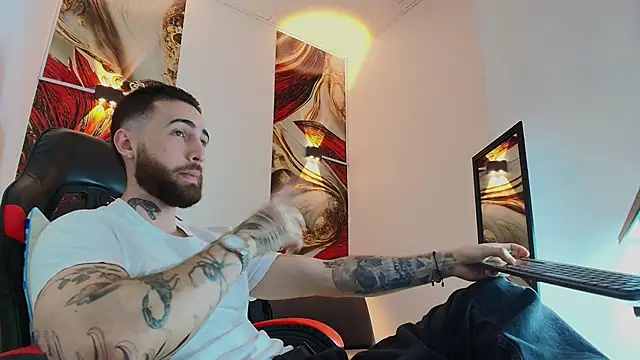 Luke davis01 online show from 11.11.25