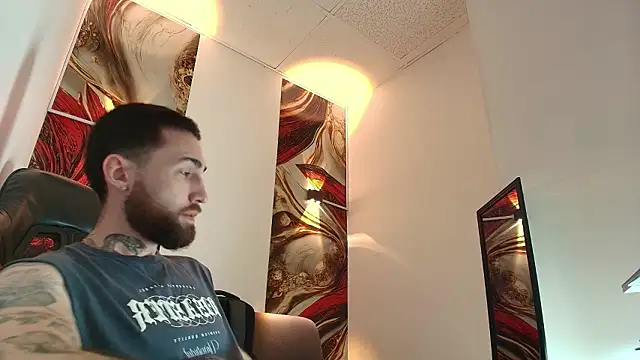 Snapshot of Luke_davis01 chatting on 02.12.26 Luke davis01 online show from 02.12.26