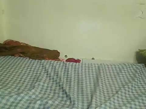 Snapshot of SweetLeona chatting on 10.13.25 SweetLeona online show from 10.13.25