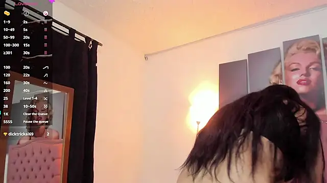 Snapshot of Sophia_Brunett chatting on 02.25.25 Sophia Brunett online show from 02.25.25
