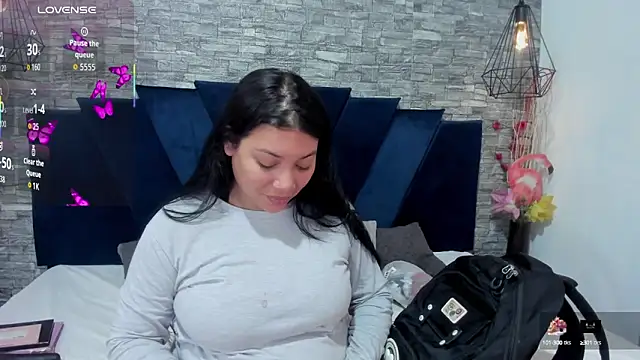 Snapshot of Sophia_Brunett chatting on 10.09.25 Sophia Brunett online show from 10.09.25