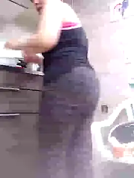 Saori Sann  online show from 02.16.25