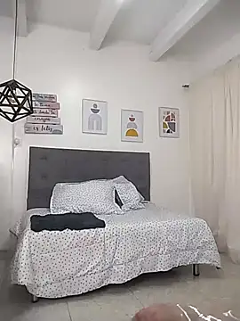 Saori Sann  online show from 10.15.25