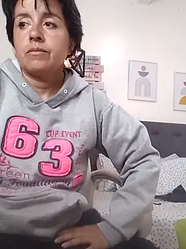 Saori Sann  online show from 10.21.25