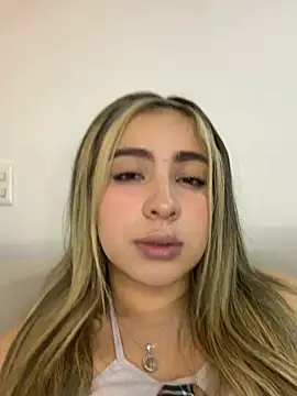 Snapshot of Cloee_Rainbow1 chatting on 06.20.26 Cloee Rainbow1 online show from 06.20.26