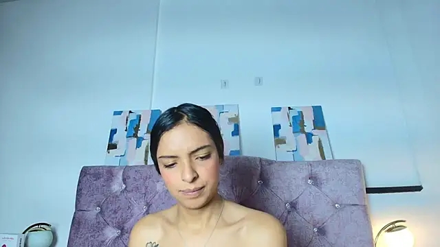 Skye Moore online show from 09.25.25