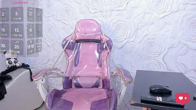 Snapshot of Brianna_Hard chatting on 02.21.25 Brianna Hard online show from 02.21.25