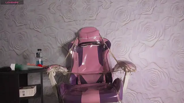 Snapshot of Brianna_Hard chatting on 03.09.25 Brianna Hard online show from 03.09.25