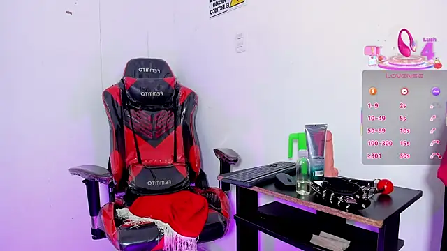 Snapshot of Brianna_Hard chatting on 03.21.25 Brianna Hard online show from 03.21.25