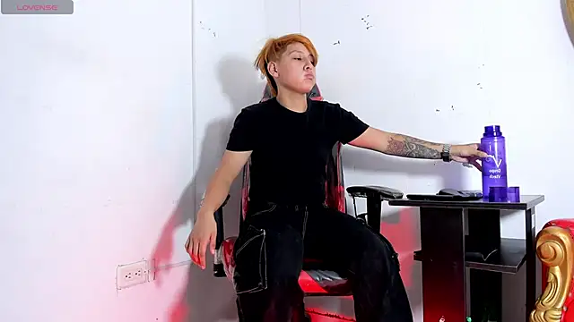 Snapshot of Brianna_Hard chatting on 03.23.25 Brianna Hard online show from 03.23.25