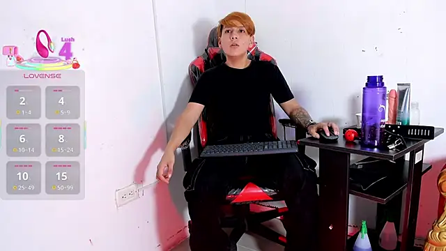 Snapshot of Brianna_Hard chatting on 03.23.25 Brianna Hard online show from 03.23.25