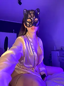 Snapshot of Daria-maus24 chatting on 10.18.25 Daria-maus24 online show from 10.18.25