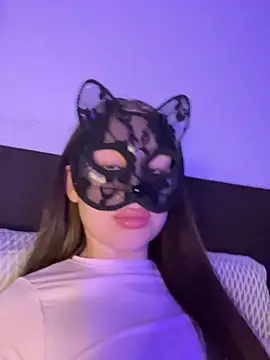 Snapshot of Daria-maus24 chatting on 10.22.25 Daria-maus24 online show from 10.22.25