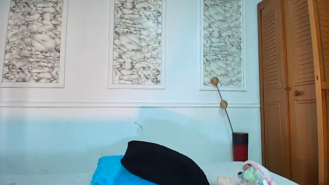 Danella houston online show from 09.20.25