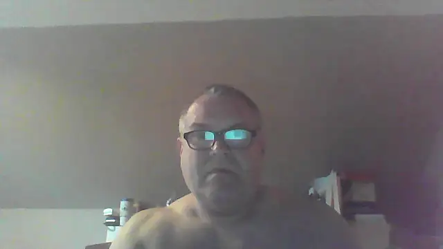 Snapshot of mkestr69 chatting on 04.27.26 mkestr69 online show from 04.27.26
