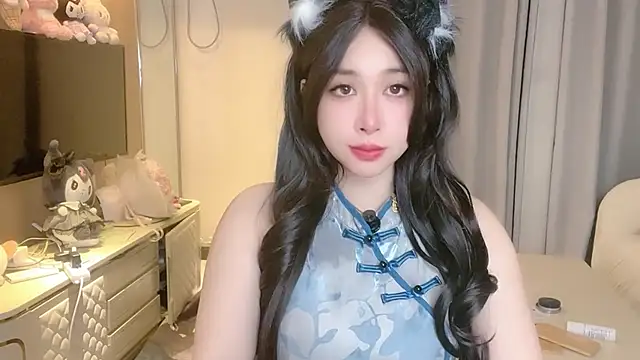 Snapshot of Moonccoi chatting on 10.24.25 Moonccoi online show from 10.24.25