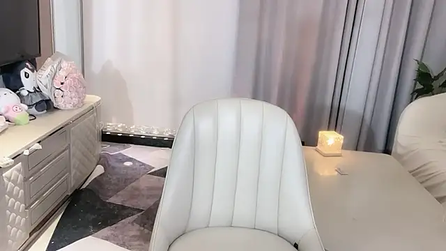 Snapshot of Moonccoi chatting on 11.24.25 Moonccoi online show from 11.24.25