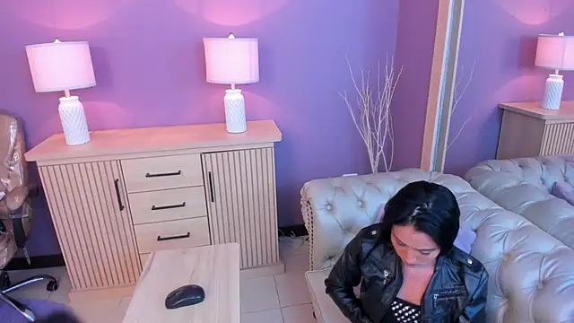 scarlet edwars online show from 02.22.25