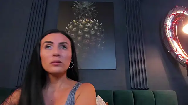 scarlet edwars online show from 02.27.25