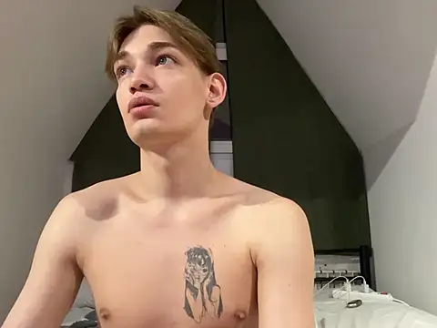 Snapshot of Julian_wins chatting on 02.17.25 Julian wins online show from 02.17.25