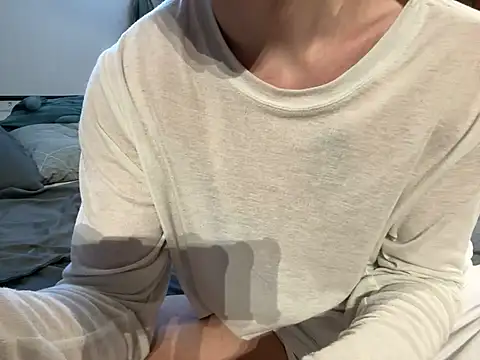 Snapshot of Julian_wins chatting on 02.25.25 Julian wins online show from 02.25.25