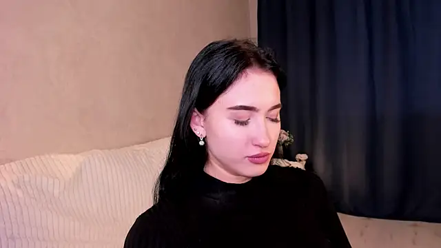 Snapshot of LynnaHandley chatting on 02.11.25 LynnaHandley online show from 02.11.25