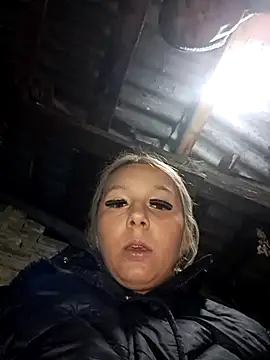 hotamanda01 online show from 11.13.25